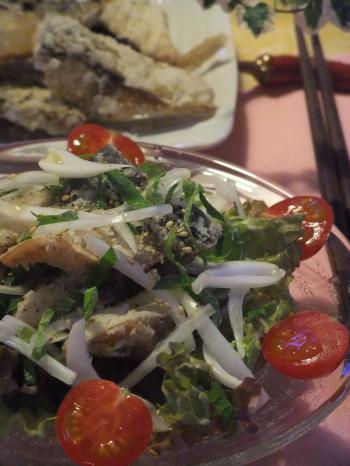 鯖の竜田揚げと新玉ねぎのサラダ仕立て(350)