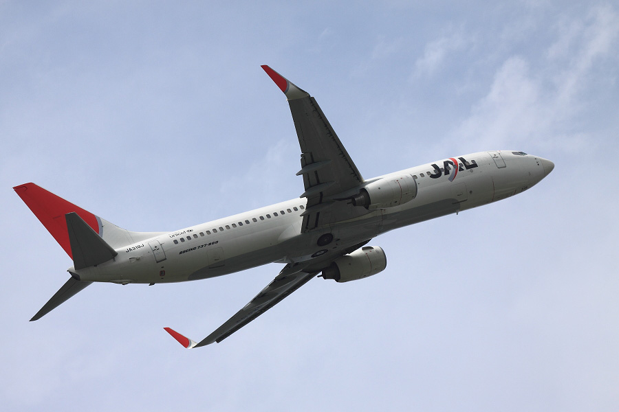 JEX B737-846 / JAL2053 (JA319J)
