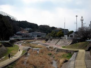 多度橋から火の見櫓を見る