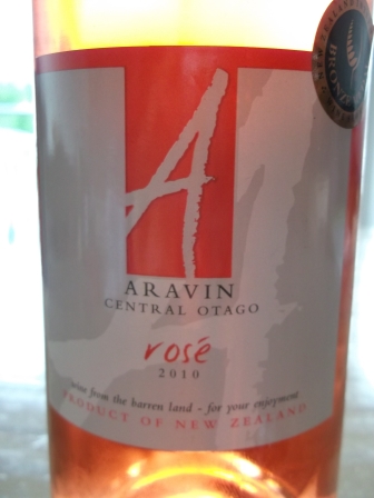 aravin rose 2010 bottle