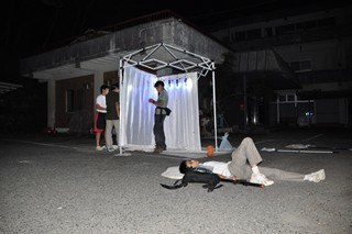 009連日2ヶ所でナイター。疲れて寝ている人も
