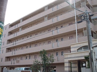 パルク公立大外観 横