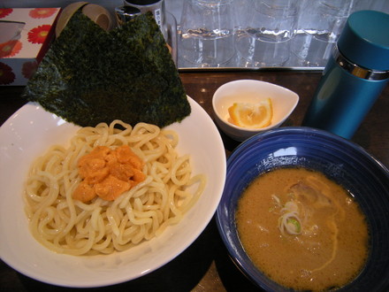 ウニ塩つけ麺(1360円)