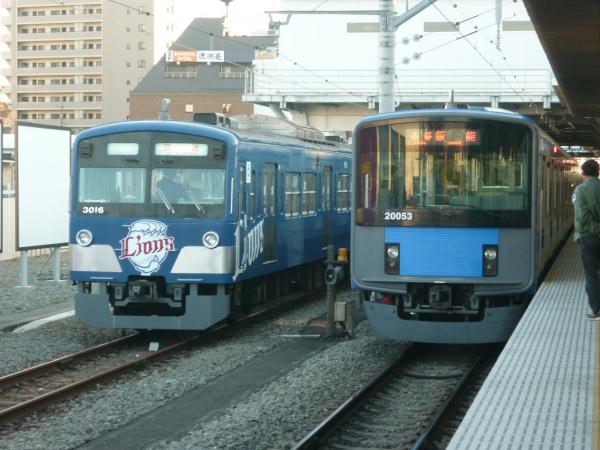 2013-11-23 西武3015F 回送 20153F 各停飯能行き