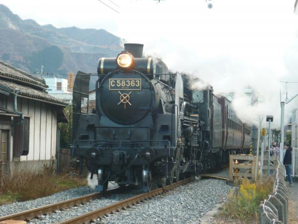 2013-12-08 C58 363 熊谷行き SL側