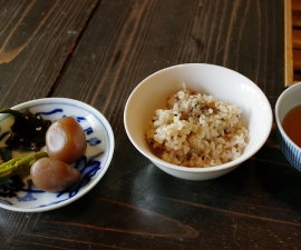 玄米ごはんとコンニャク_知憩軒