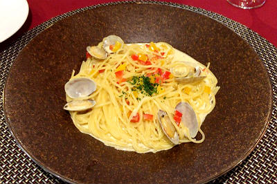 アサリとパプリカのパスタ