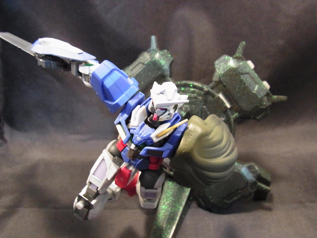 ガンダム…、ガンダムエクシア…!