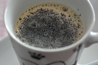 黒ごまきなこ入りホットミルク