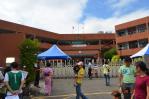夏祭り日本人学校正門前
