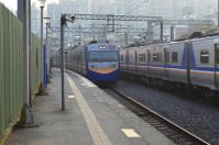 EMU700区間車基隆入線130214