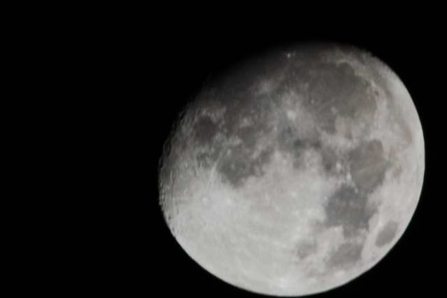 moon0001_2.JPG