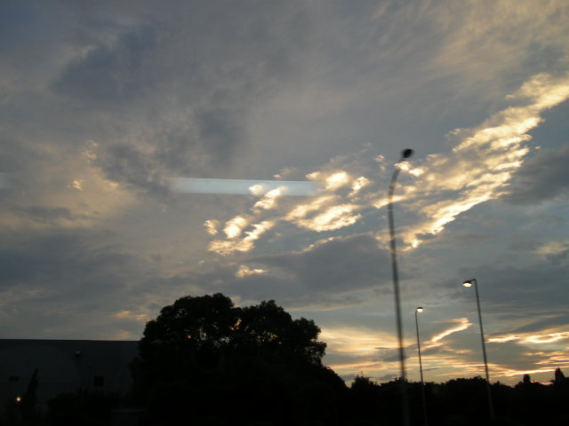 遠足の帰りの空