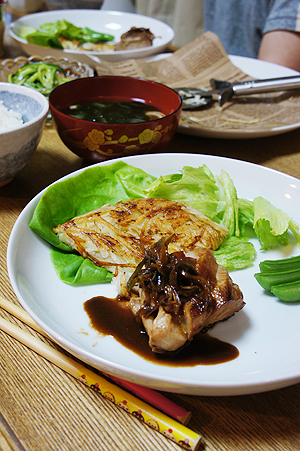 まぐろとネギと焦がし醤油のソテー