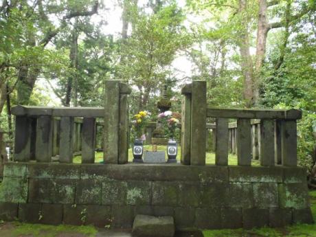 日野俊基の墓
