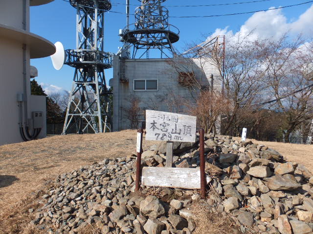 山頂にはアンテナ
