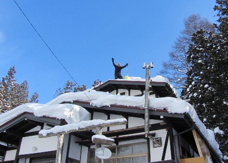 屋根の雪下ろし
