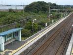 跨線橋からホームを