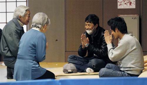 天皇皇后両陛下の3image