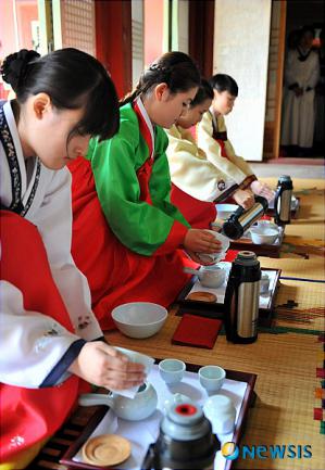 koreaI20100509_0002716691_web.jpg