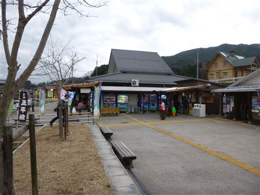 201331017_R.jpg