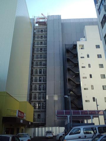 uc110924b_R.jpg