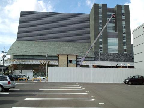uc111112d_R.jpg