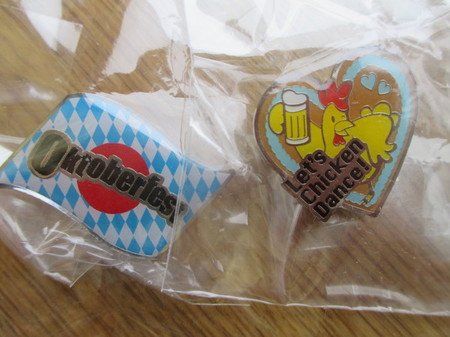 OKFピンバッジ。