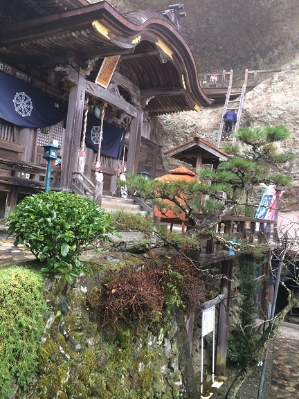 岩屋寺の梯子