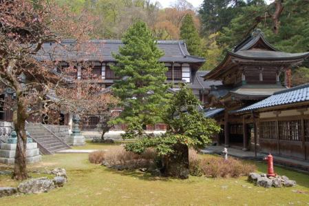 20永平寺・僧堂から見る庭園