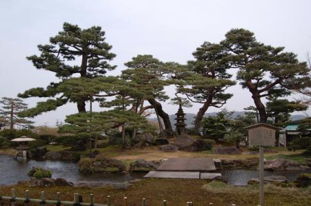 35兼六園・七福神山