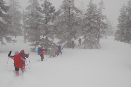 15下山路の積雪