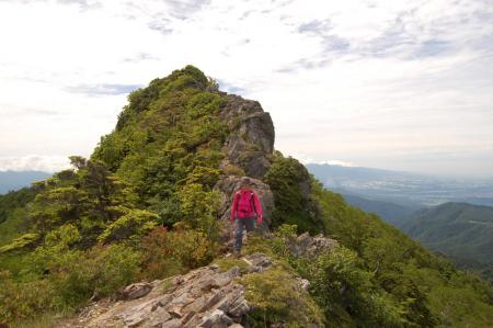 28剣が峰岩峰群・北峰