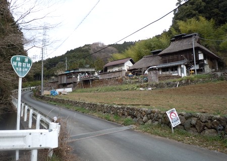 林道阿諏訪線はたぶん通行不可