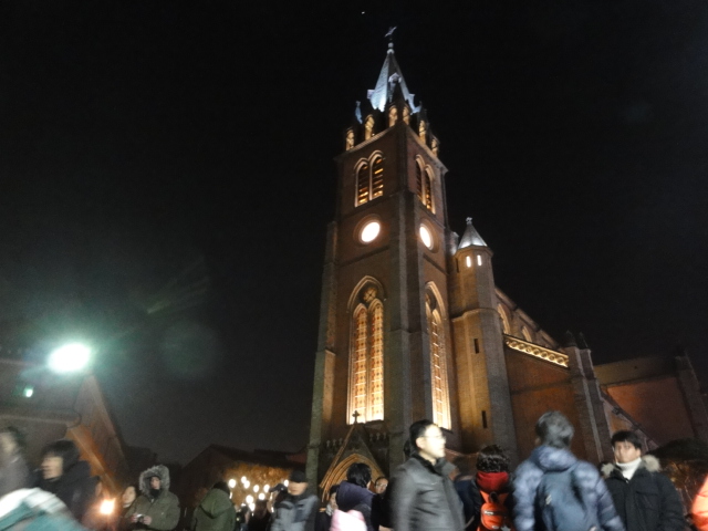 2013年12月24日 明洞聖堂建物