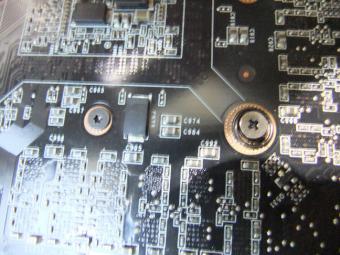 GTX580背面-トルクスねじ01