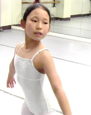 女子小学生　バレエ グリジア国立バレエ チケット♪ - クラシックバレエあーとかんぱにぃ（クラシックバレエオープンスペース）鹿児島バレエ教室