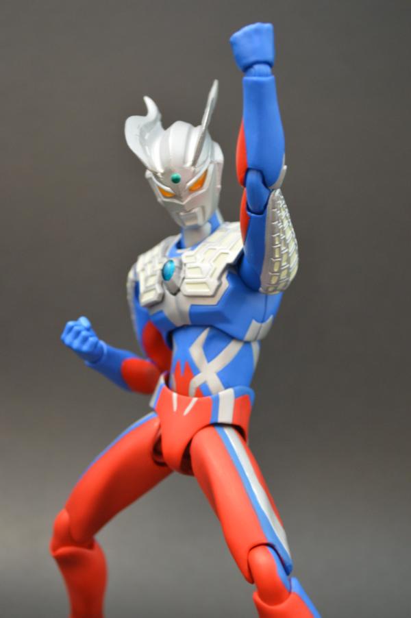 Amazon.co.jp: TAMASHII NATIONS ULTRA-ACT ウルトラマンゼロ