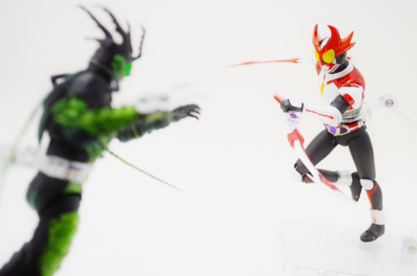 S.H.Figuarts 仮面ライダーアギト シャイニングフォーム | 魂の