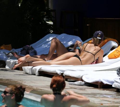 Candice Swanepoel - Wearing bikini by the pool in Miami (5)